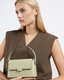 ALAN | OLIVE