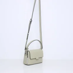 ALAN | OLIVE