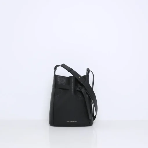 JACKIE | BLACK