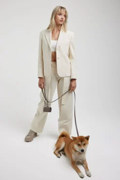 LEASH | DARK TAUPE