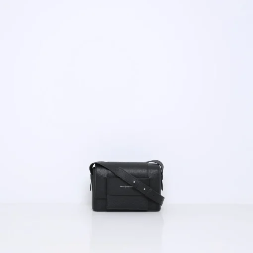 MEGAN | BLACK
