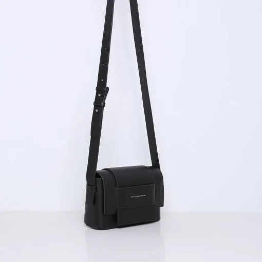 MEGAN | BLACK