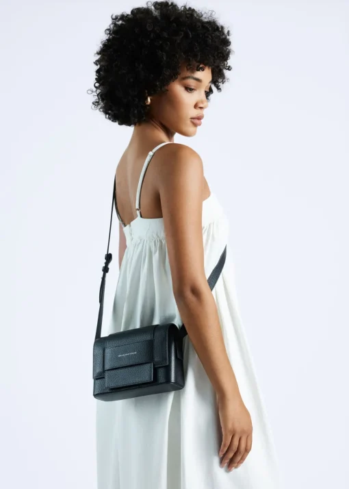 MEGAN | BLACK